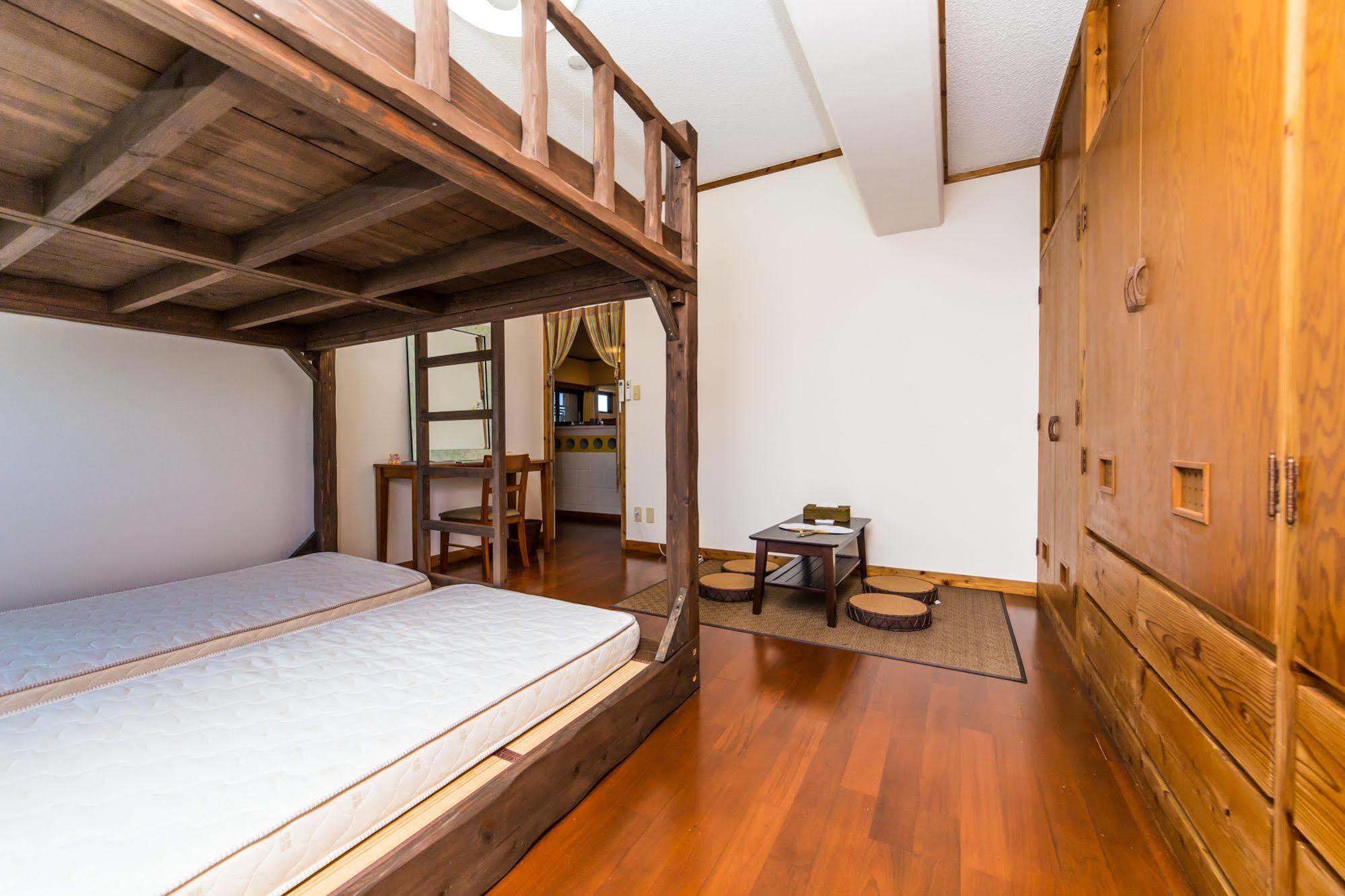 All Friends Guest House Наго Екстериор снимка